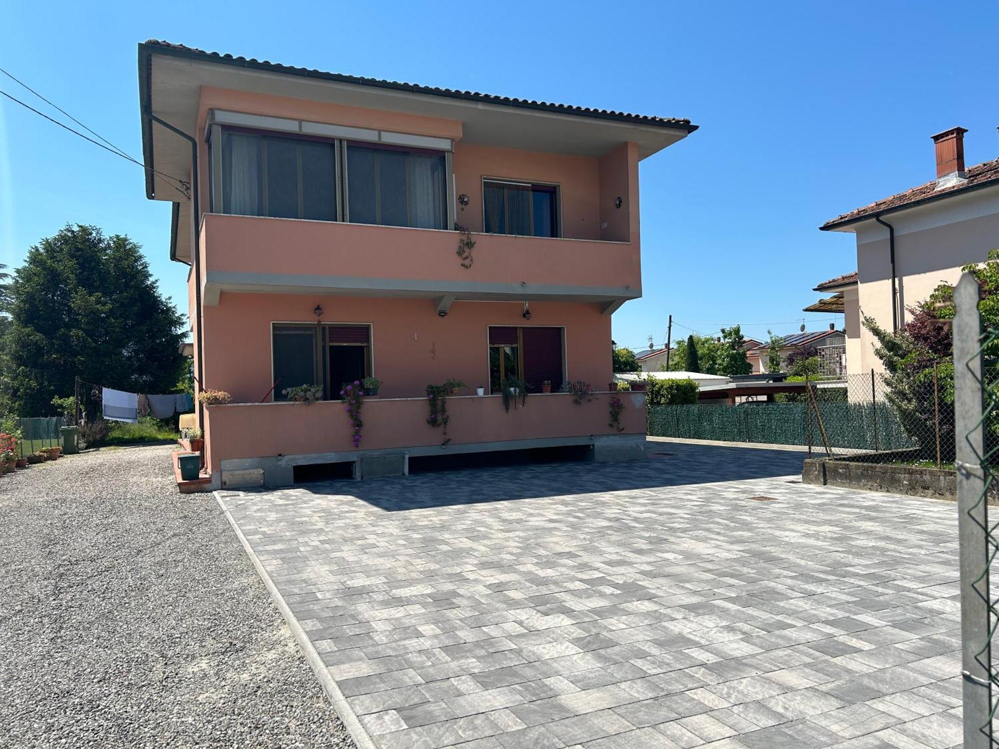 דירות לוקה Albi'S House,Terrazza ,Wi-Fi, Parcheggio, Ac מראה חיצוני תמונה