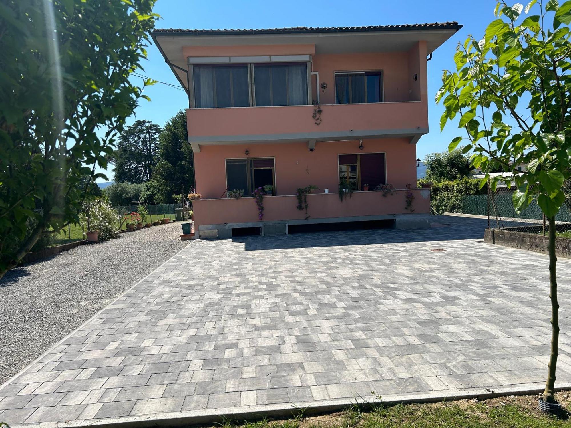 דירות לוקה Albi'S House,Terrazza ,Wi-Fi, Parcheggio, Ac מראה חיצוני תמונה