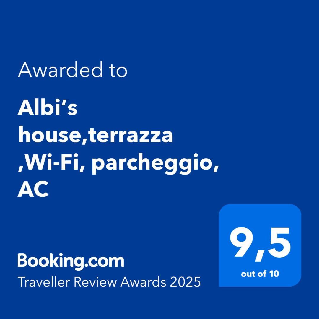 דירות לוקה Albi'S House,Terrazza ,Wi-Fi, Parcheggio, Ac מראה חיצוני תמונה